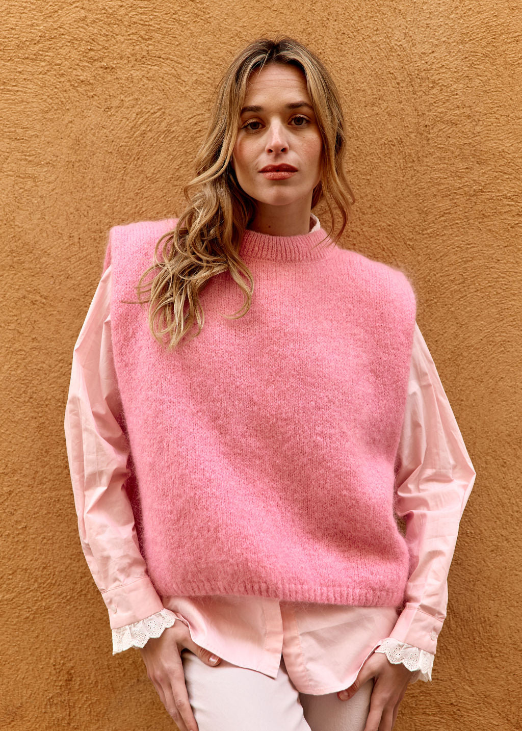 PULL SANS MANCHES ROSE MUSE