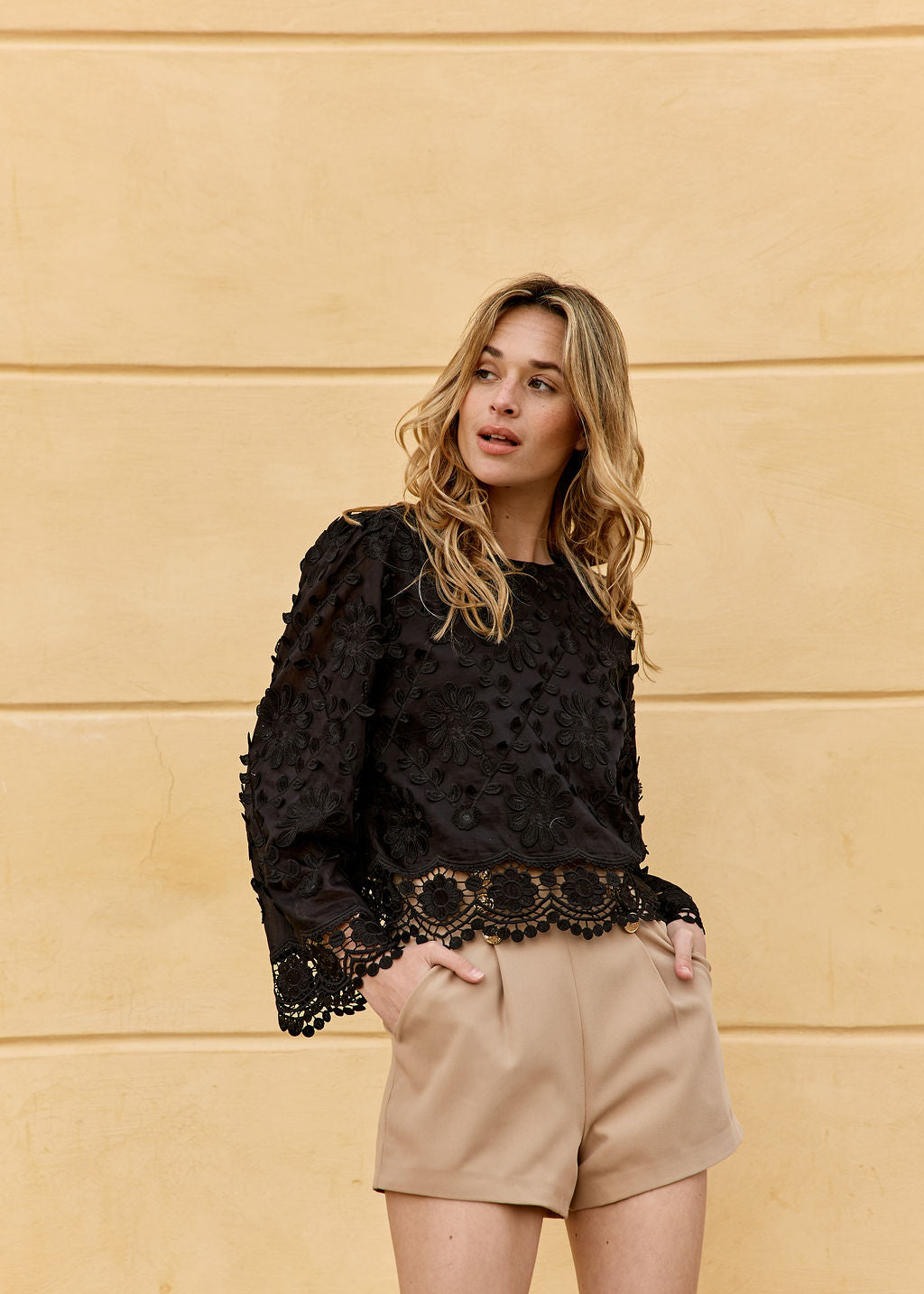 TOP NOIR TALIE
